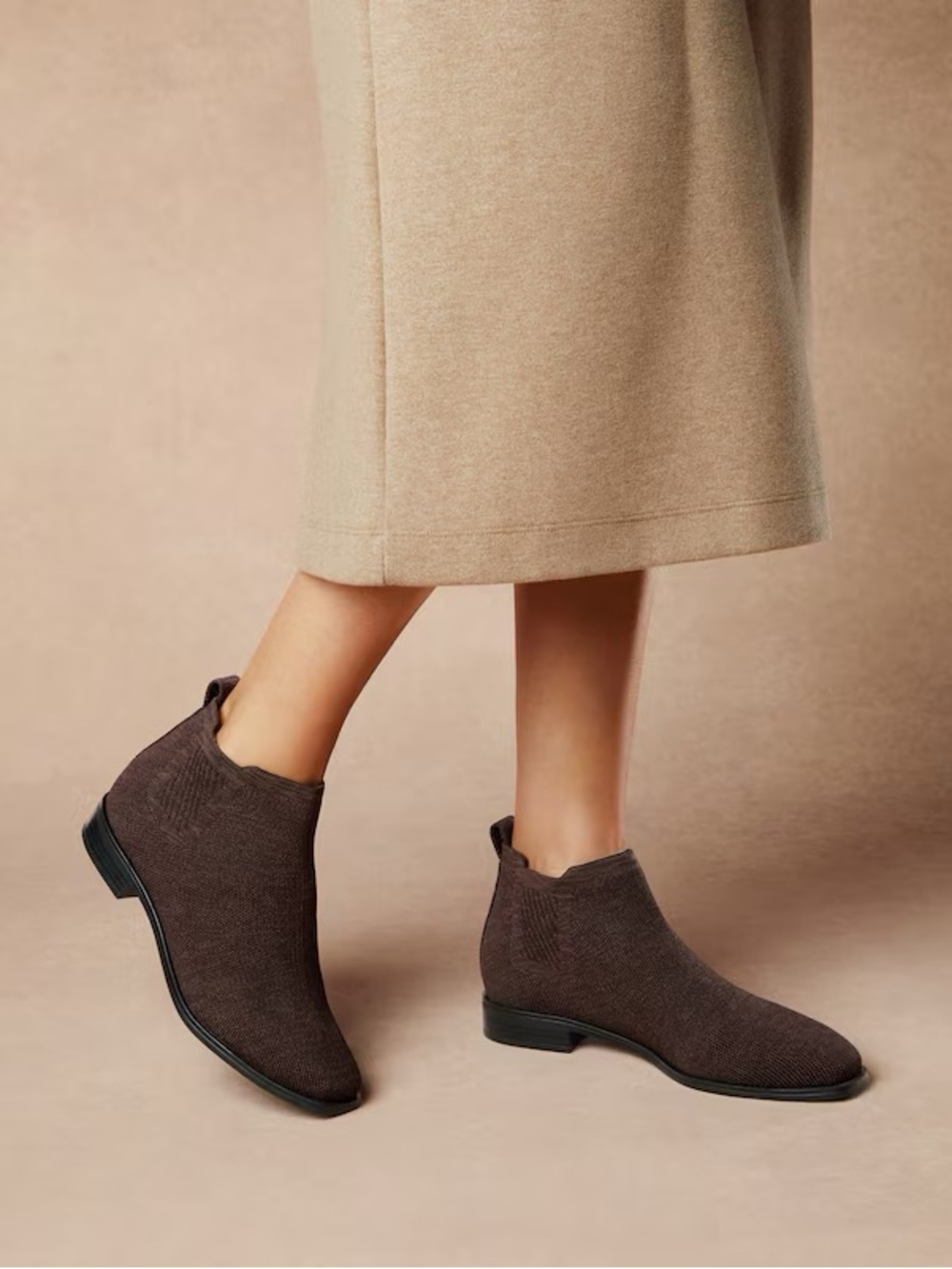 Vivaia • Ryan Pro Square-Toe Water-Repellent Ankle Boots in Dark Chocolate brown